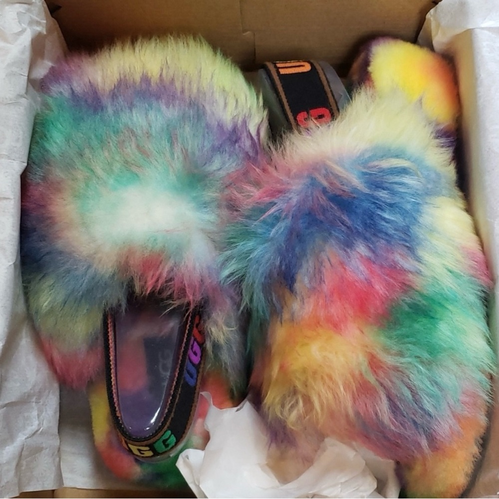 New In Box Ugg Fluff Yeah Pride